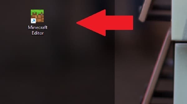 A professional SEO specialist using Yoast to optimize website content.